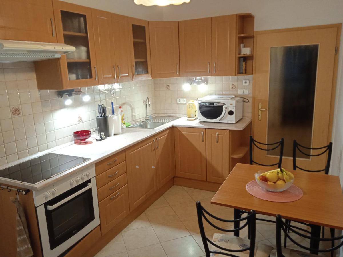 Family Apartment-Csaladias Hangulat เยอร์ ภายนอก รูปภาพ