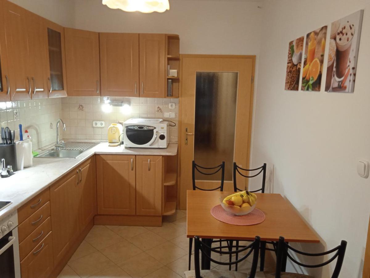 Family Apartment-Csaladias Hangulat เยอร์ ภายนอก รูปภาพ