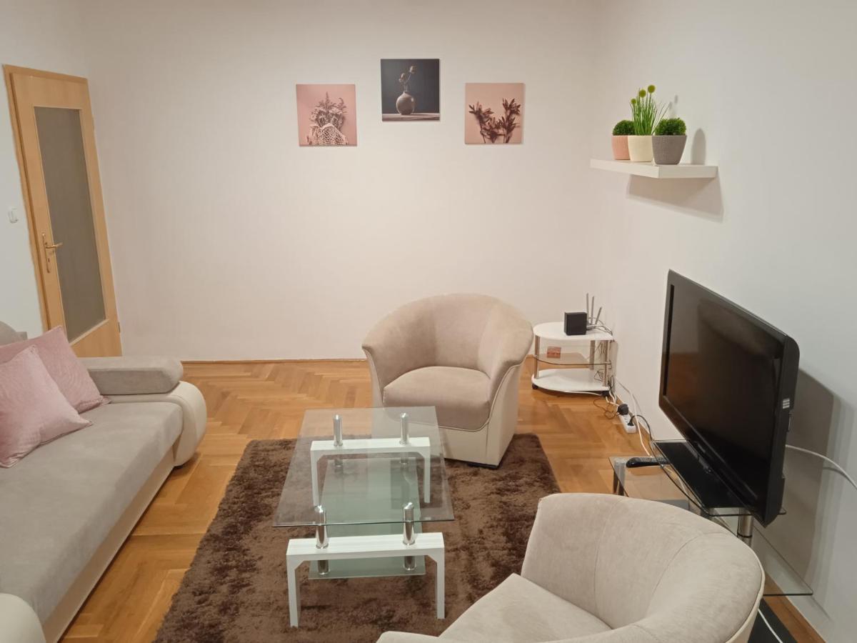 Family Apartment-Csaladias Hangulat เยอร์ ภายนอก รูปภาพ