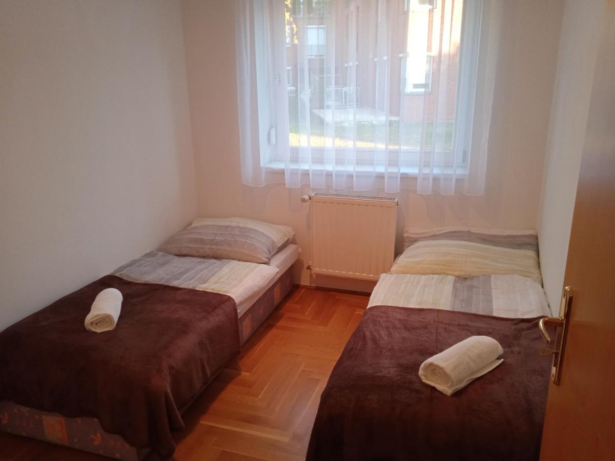 Family Apartment-Csaladias Hangulat เยอร์ ภายนอก รูปภาพ