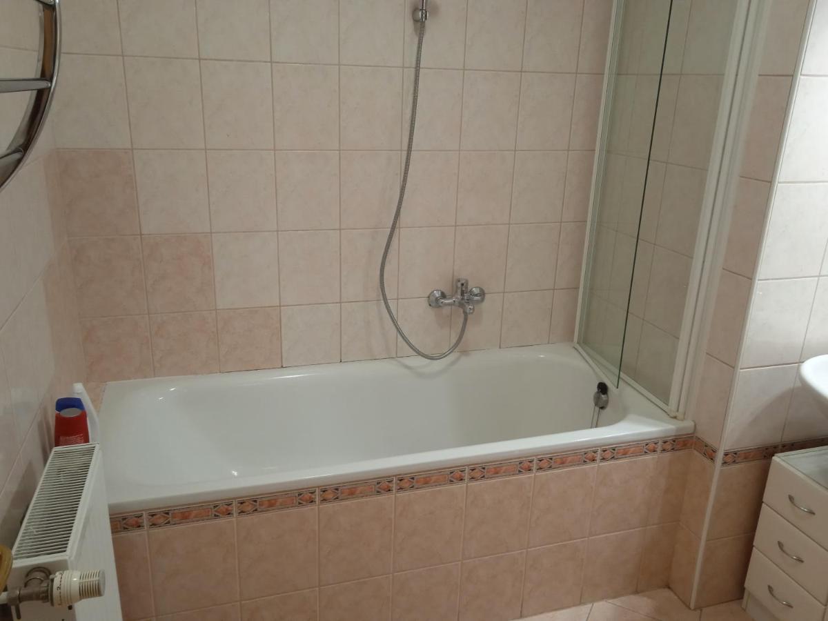 Family Apartment-Csaladias Hangulat เยอร์ ภายนอก รูปภาพ