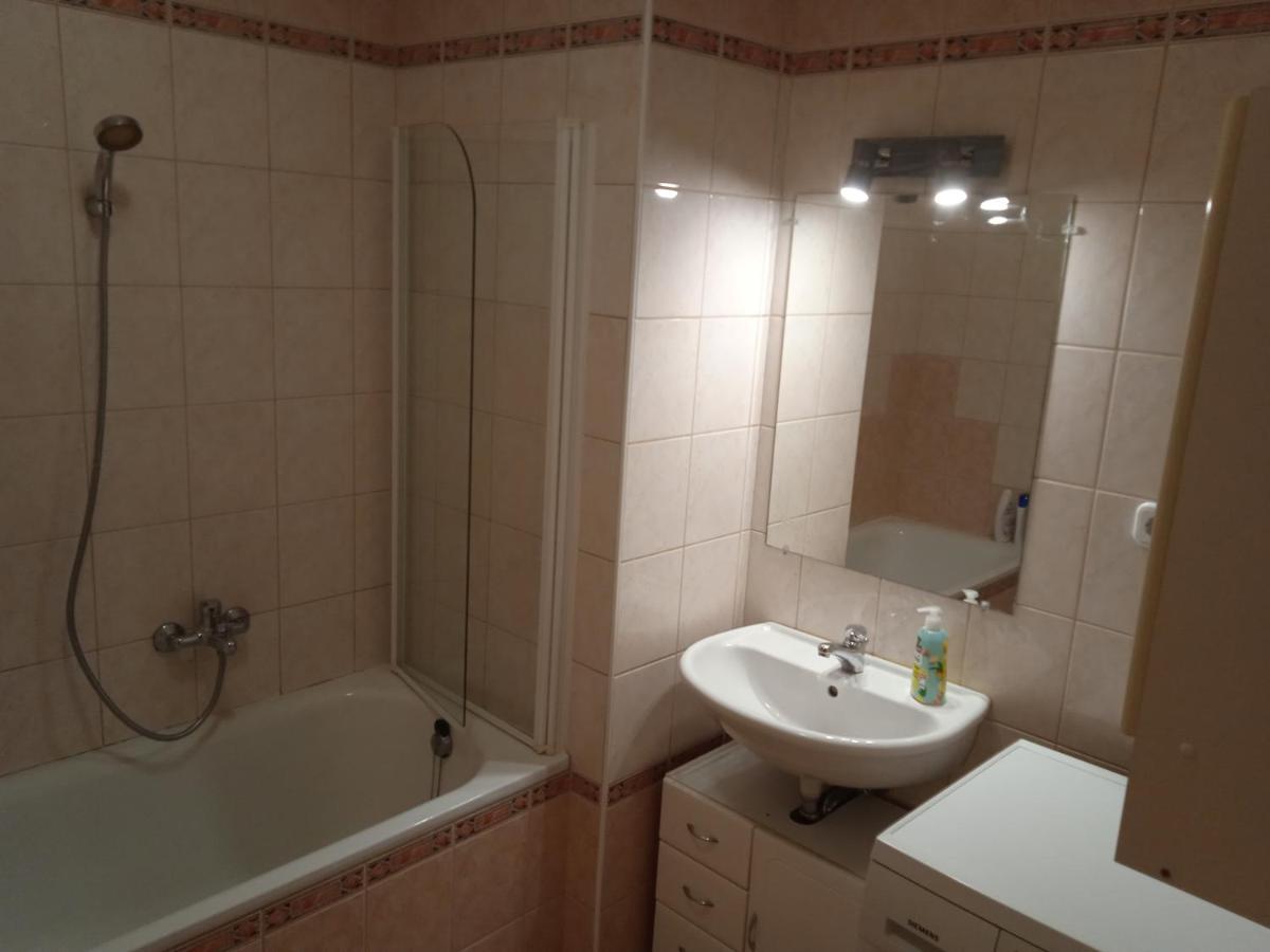 Family Apartment-Csaladias Hangulat เยอร์ ภายนอก รูปภาพ